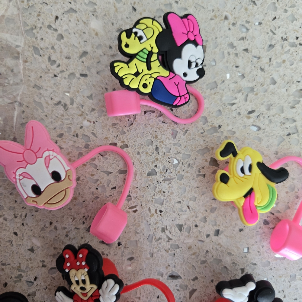 4pk Disney  STRAW COVERS NEW